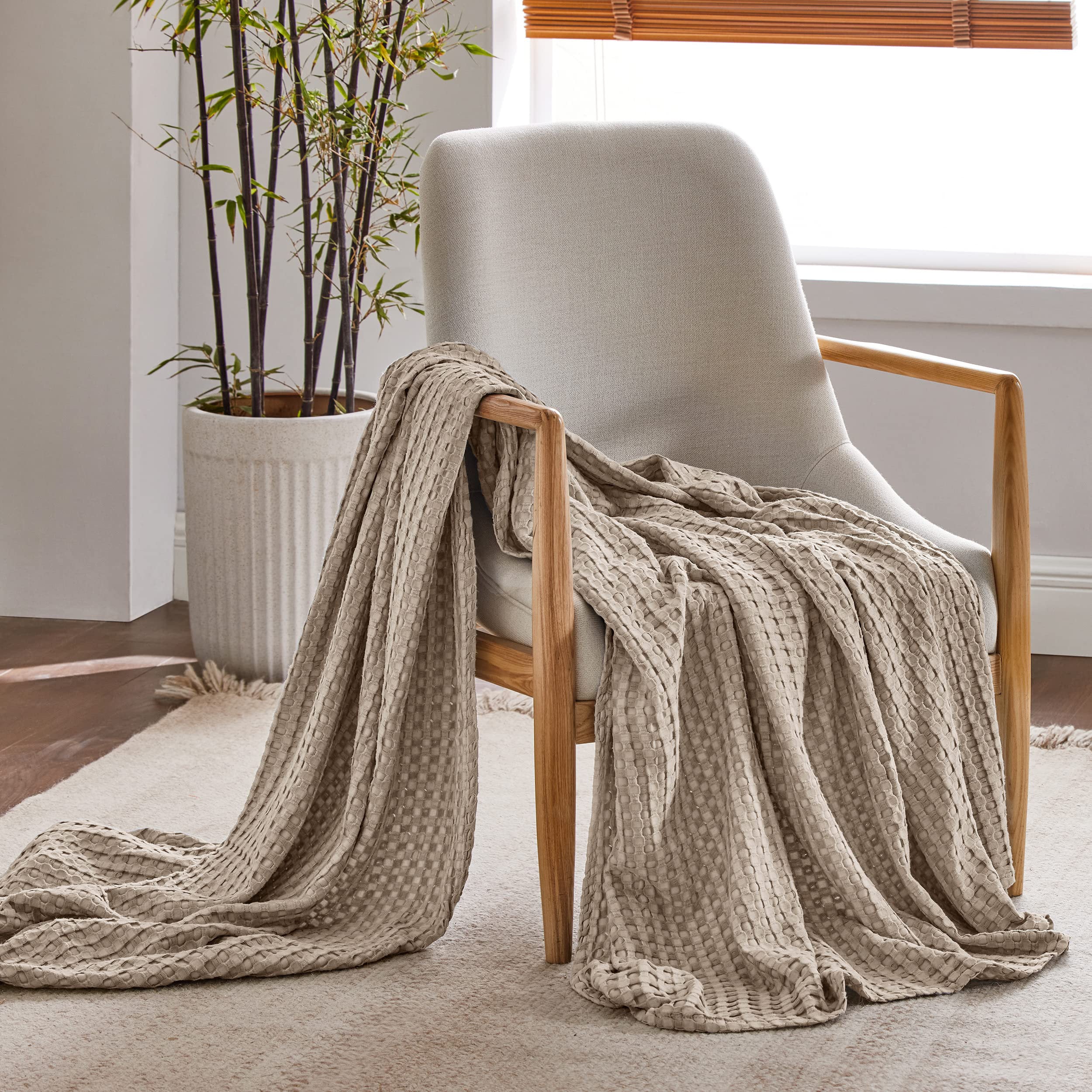 Cooling Waffle Blanket - Cotton & Bamboo Blend for All Seasons